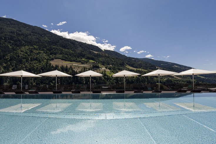 Das Alpenschlössel: Ihr Hotel mit Infinity Pool in Südtirol