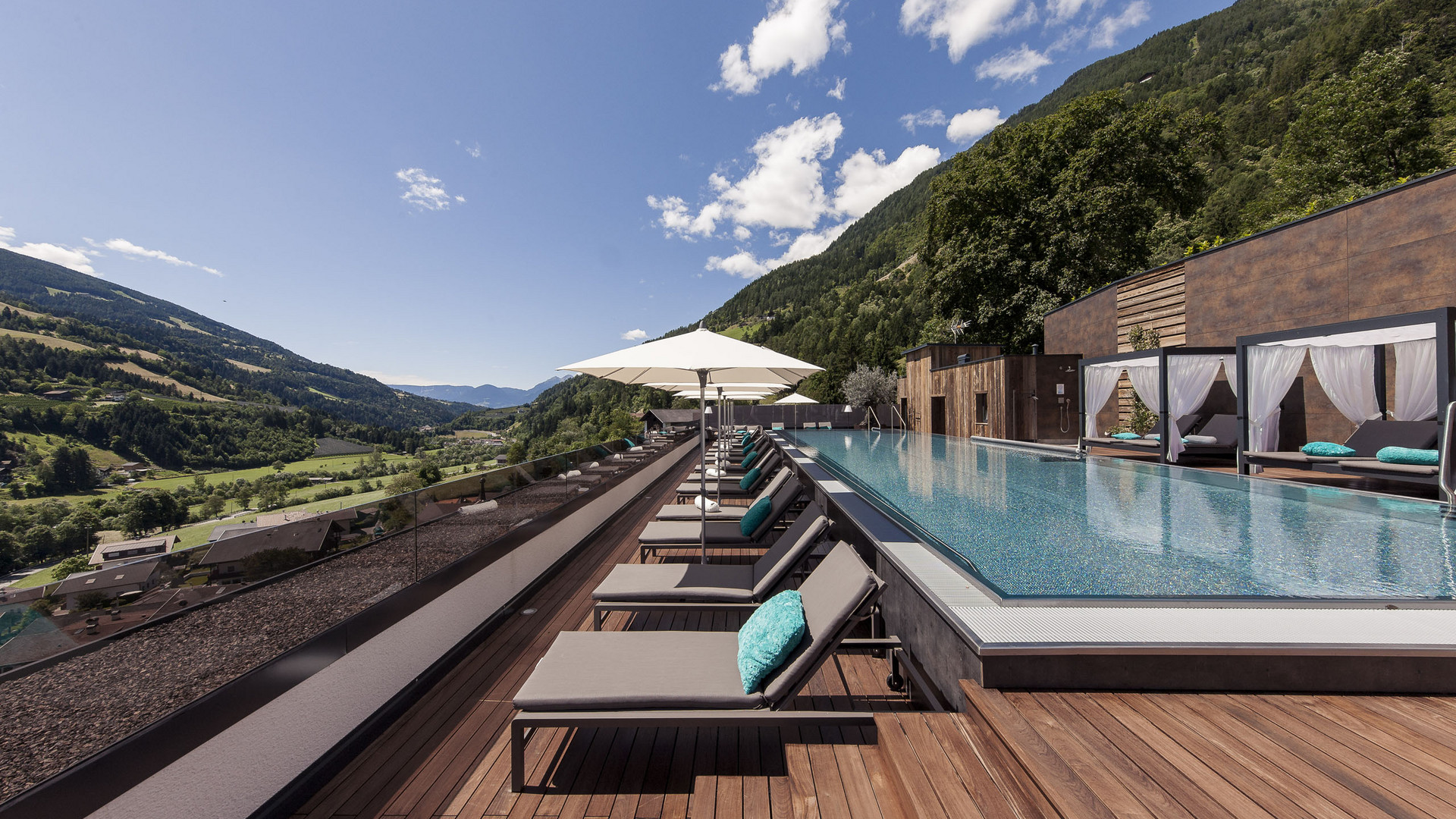 L’Alpenschlössel: il vostro hotel con infinity pool in Alto Adige
