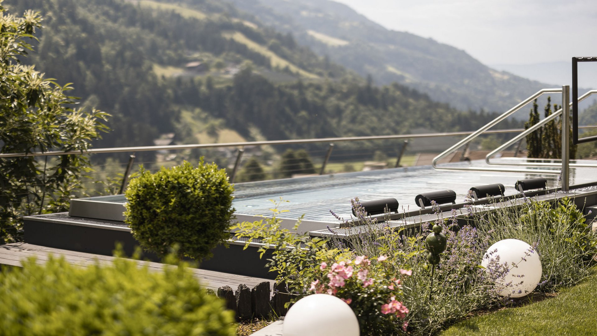 L’Alpenschlössel: il vostro hotel con infinity pool in Alto Adige