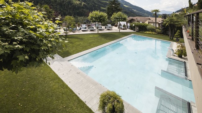 Aquatic fun at the family hotel with a pool in South Tyrol