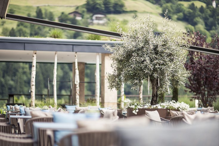 Piaceri culinari nel nostro hotel con infinity pool in Alto Adige