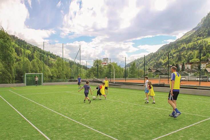 Action at the family hotel in South Tyrol with a pool