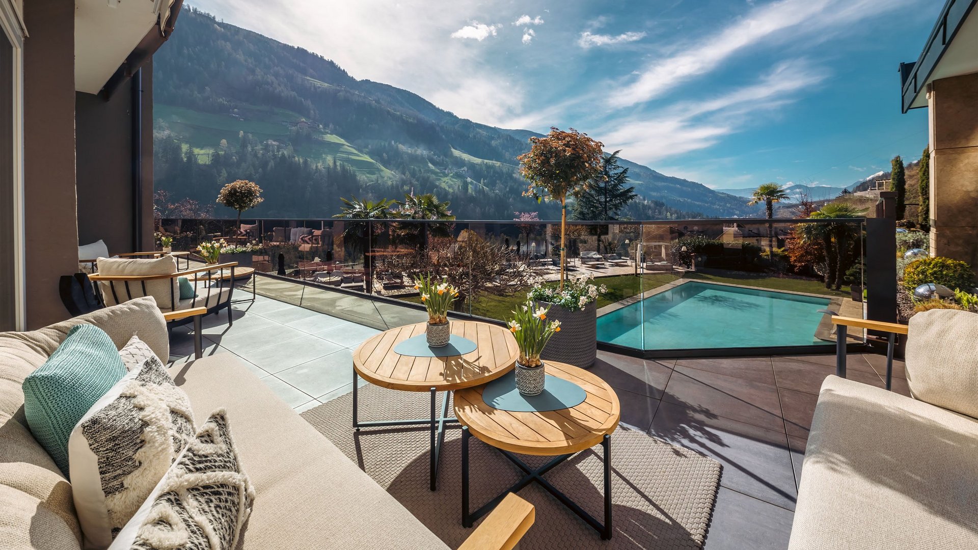 Family hotel in Trentino-Alto Adige con piscina vicino a Merano