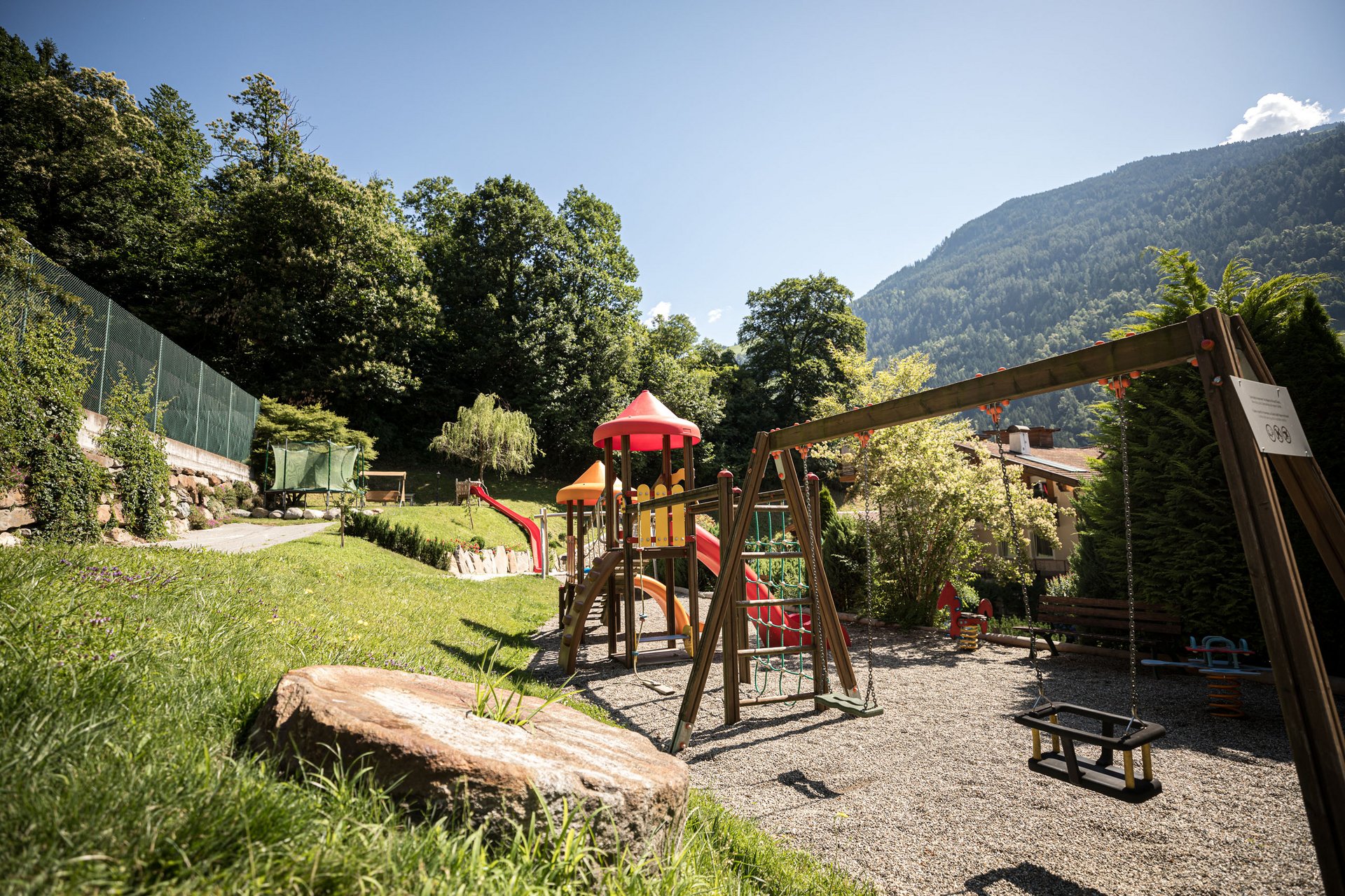 Action at the family hotel in South Tyrol with a pool